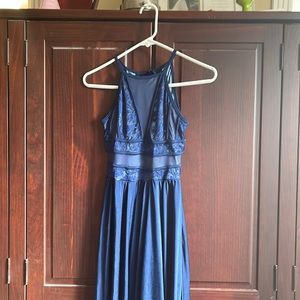 Girls navy long dance costume, size is approx 14-17 yr old.